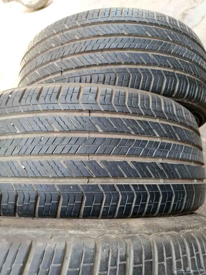كفرات رنج روفر مستعمل كرت مقاسها 275 40 22 3