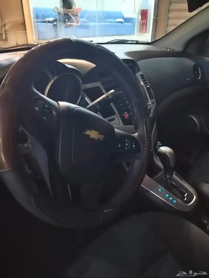 سياره للبيع حد انها راعيها بعشره نظيفه وجديده في البطانيه مع 3