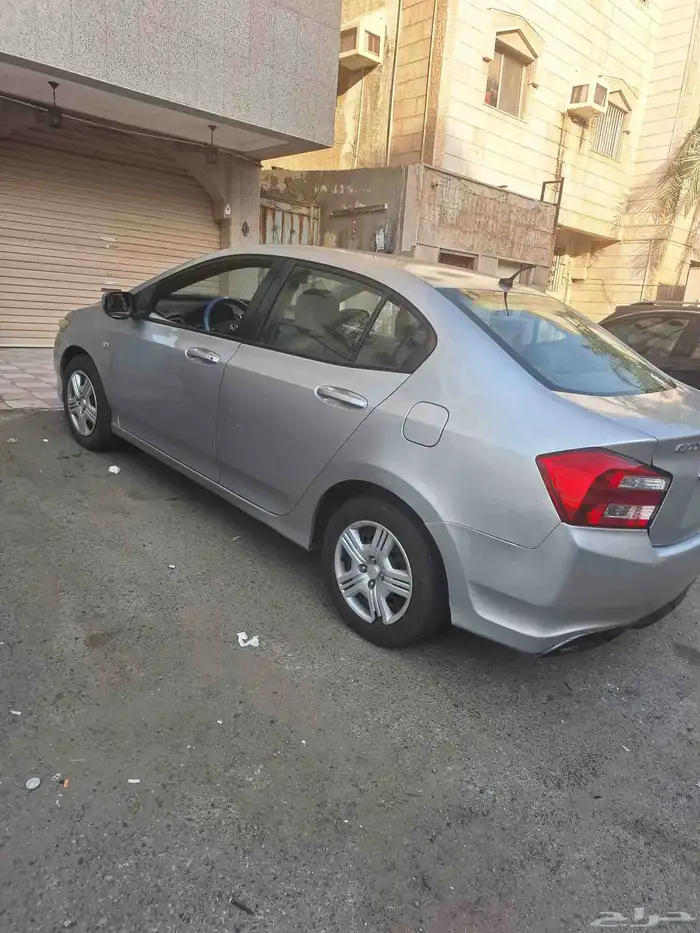 هوندا سيتي 2013 نظيفه مره مكاينه جير وكالة عداد 89 400 3