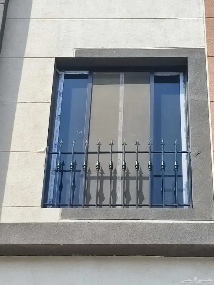 حداد المنيوم خشب باب دربزين 1