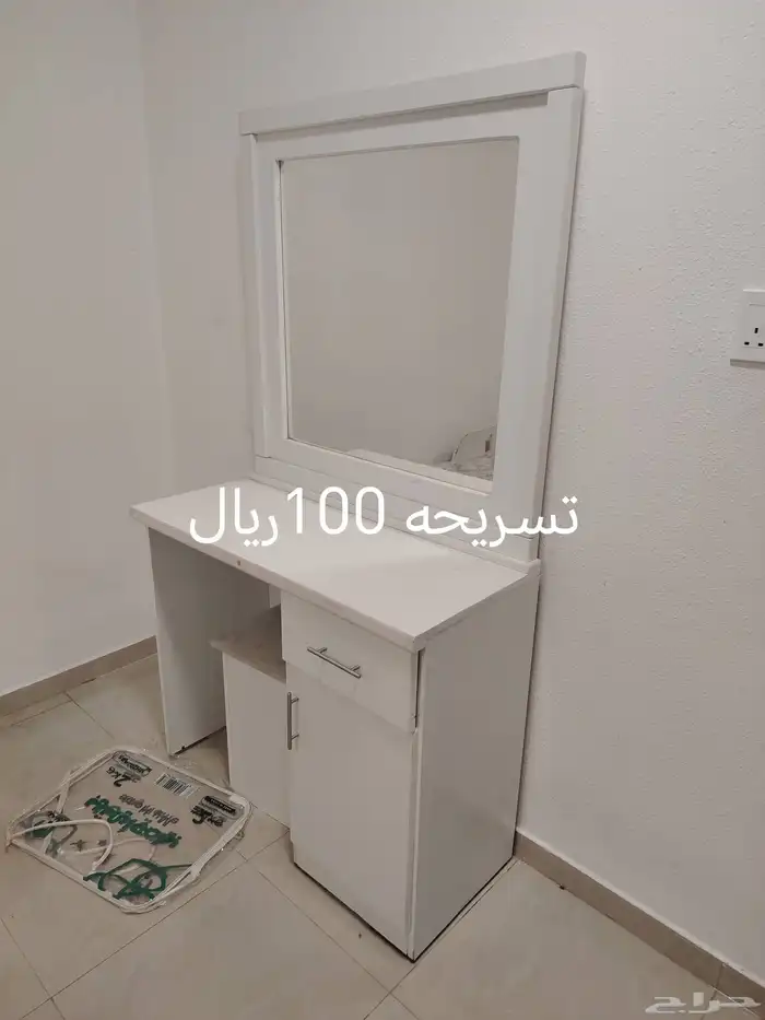 واحد سرير نفرين مع المرتبه وسرير نفر و3كنبات 1