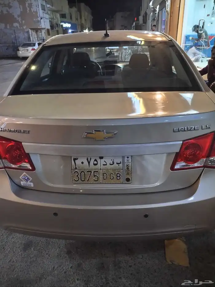 سياره للبيع حد انها راعيها بعشره نظيفه وجديده في البطانيه مع 7