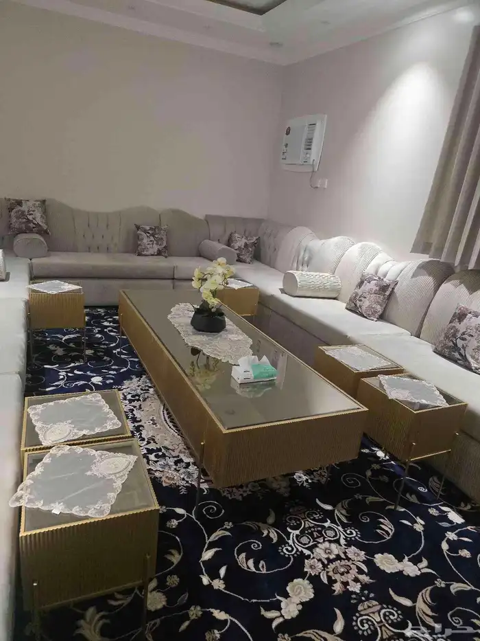 طاولة بمراية للبيع 1