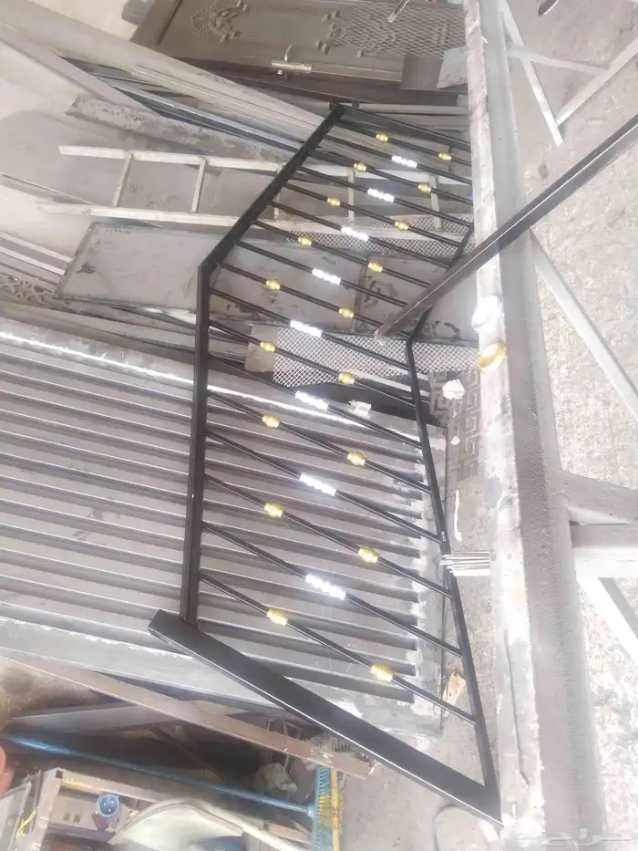 ورشة كيان الخليج للحداده المنيوم معلم محمد اجمل باكستاني 1