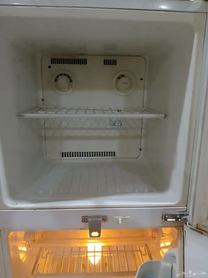 ثلاجة LG بحالة جيدة 2
