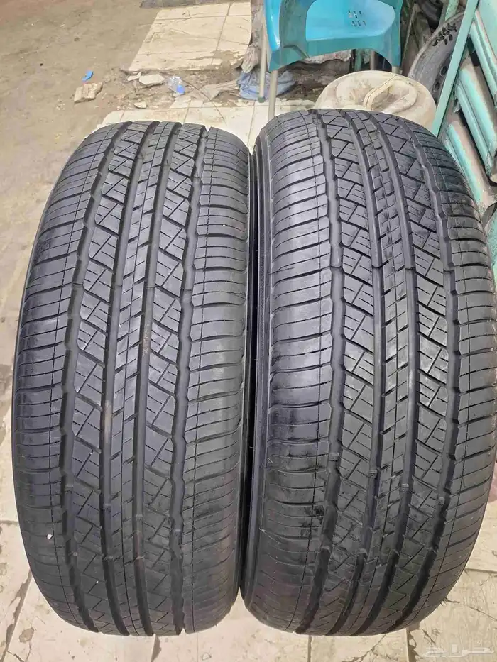 اثنين كفرات شبه جديد تيلندي 255 70 18 3