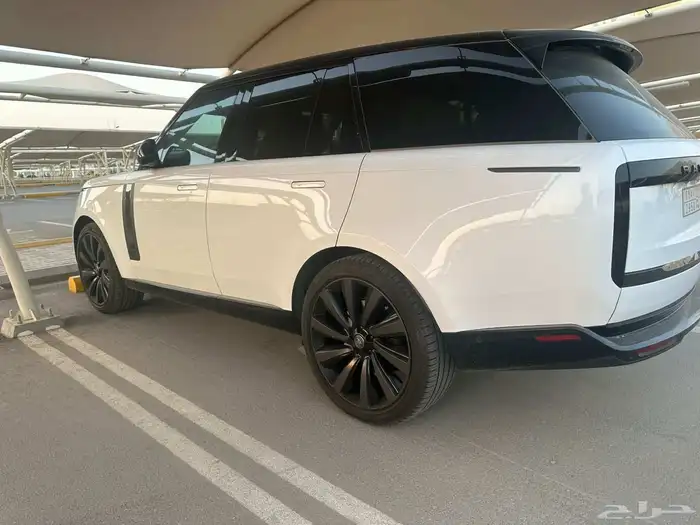 رانج روفر SV بلاك شادو 2023 0
