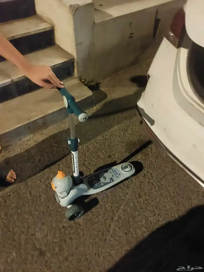 اسكوتر بحالة ممتازة للبيع 2