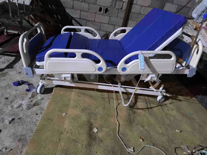 سرير طبي تحكم باميلن الضهر ليمين واليسار جوده عاليه 3