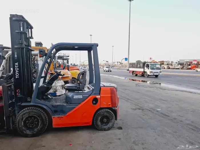رافعات شوكية فوركلفت للايجار اليومي والشهري مشوار 7