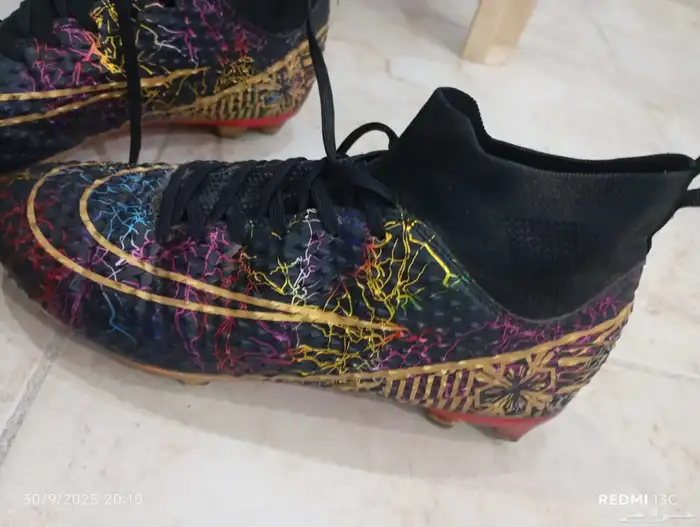 جزمة رياضية بحالة ممتازة 1