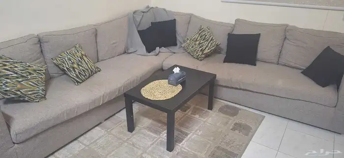 كنب زاويه مع طاولته وفرشته للبيع 0