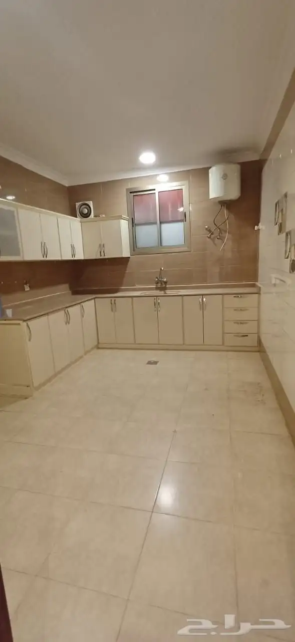 زجاج سكريت بجميع انواعه واحجامه زجاج واجهات مكاتب درابزينات 0