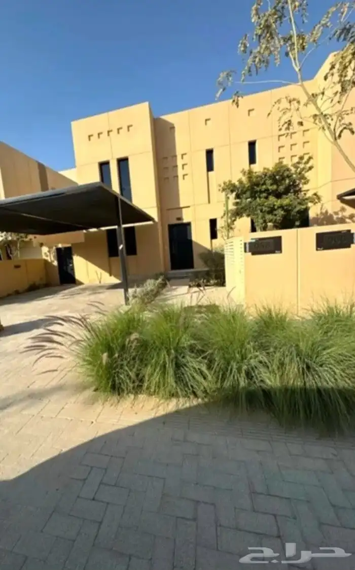 فيلا في سدرة للبيع موقع ممتاز 0