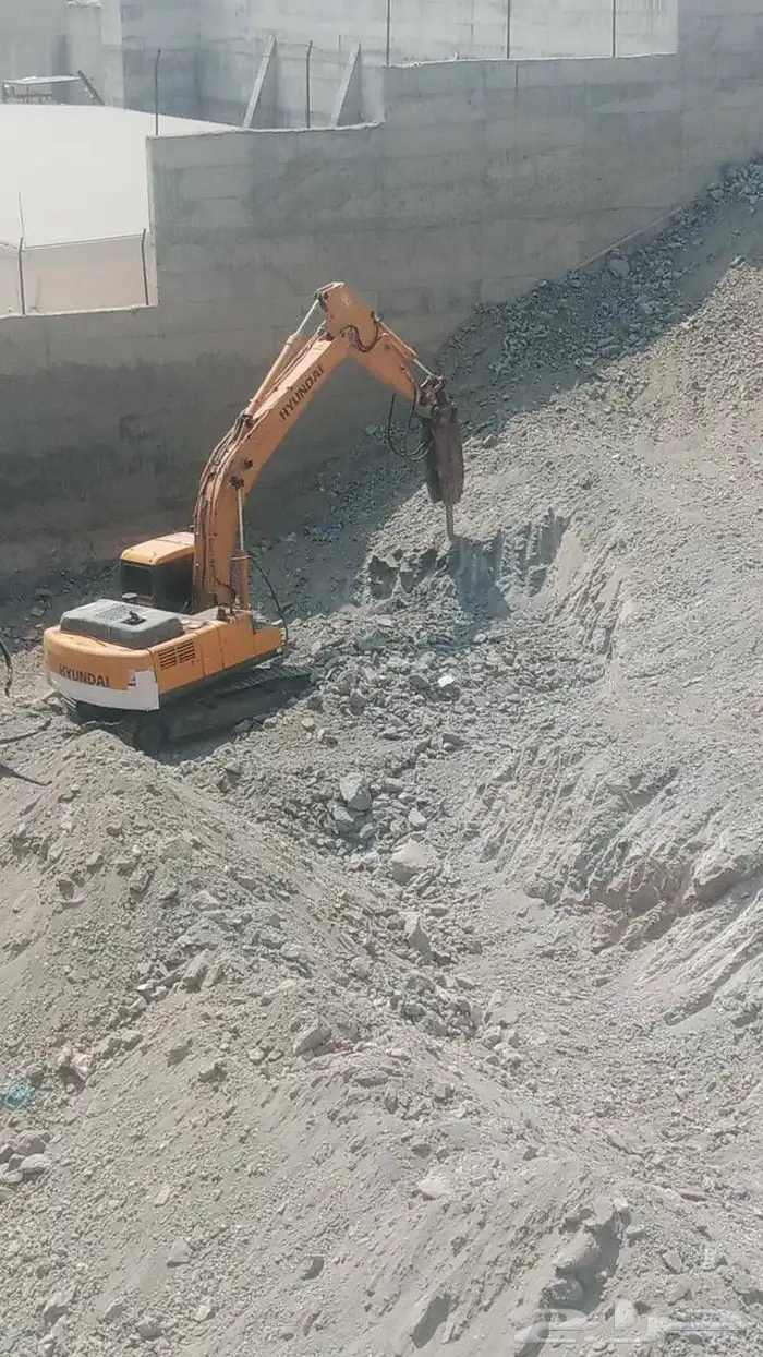 بوكلين للايجار تكسير الجبال 4