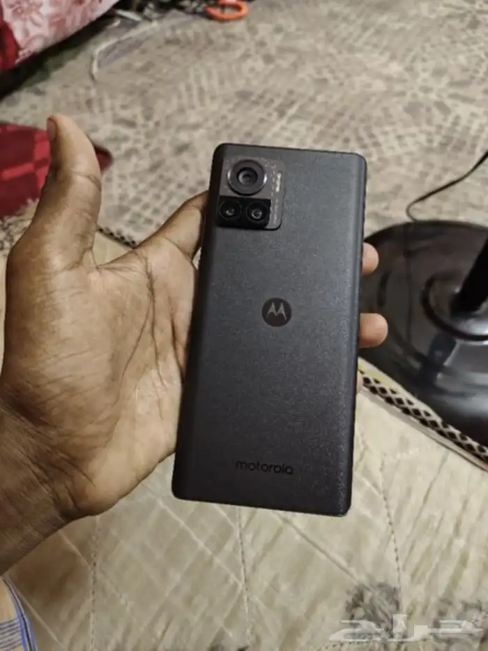 Motorola 30 Ultra RAM 12 GB ROM 256 GB 3