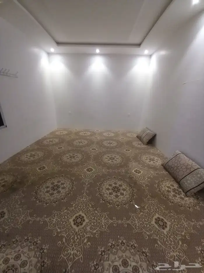 شاليه للايجار الشهري والسنوي مدخل سياره غرفتين ومطبخ وحمام 6