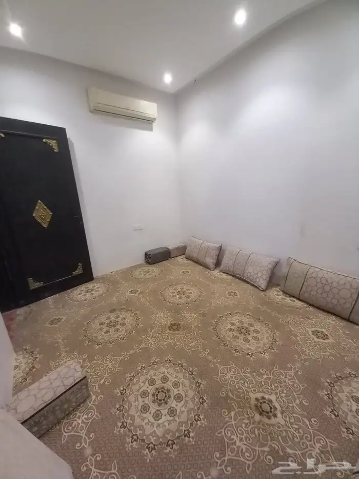 شاليه للايجار الشهري والسنوي مدخل سياره غرفتين ومطبخ وحمام 2