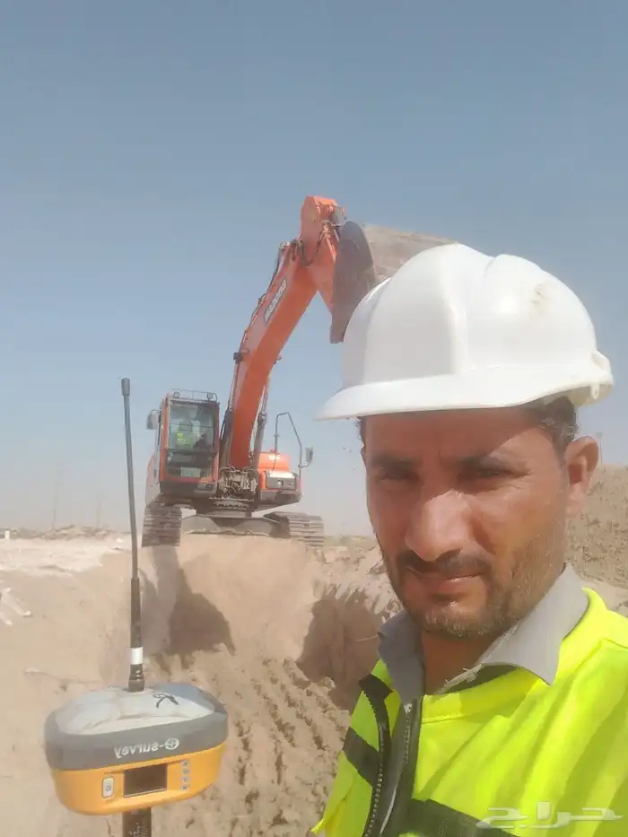 انا مهندس و مساح (باليوميه او بالشهر)ومراقب ومشرف خبرة 15سنة 0