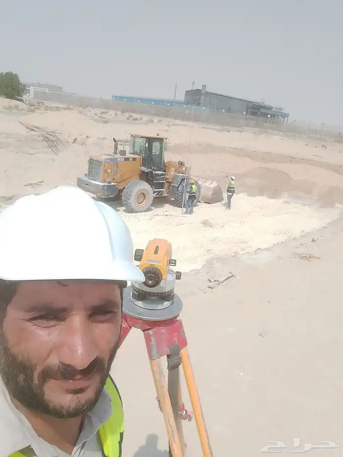 انا مهندس و مساح (باليوميه او بالشهر)ومراقب ومشرف خبرة 15سنة 1