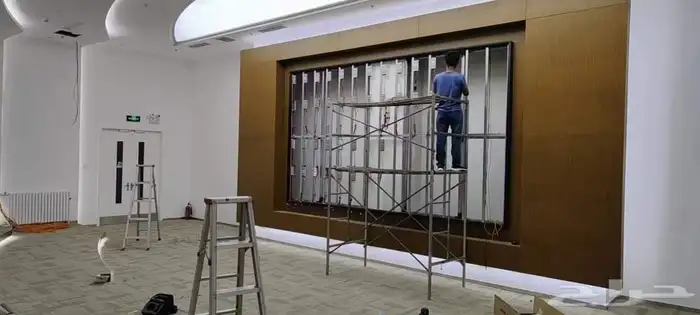 صيانة وتركيب شاشات العرض LED SCREEN 32