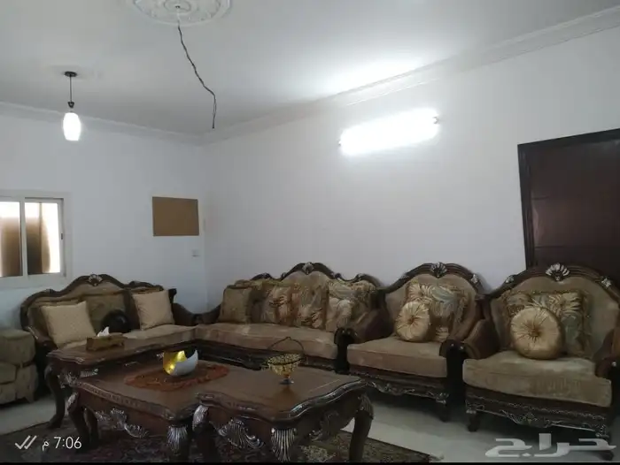 كنب ملكي فاخر من المطلق 0