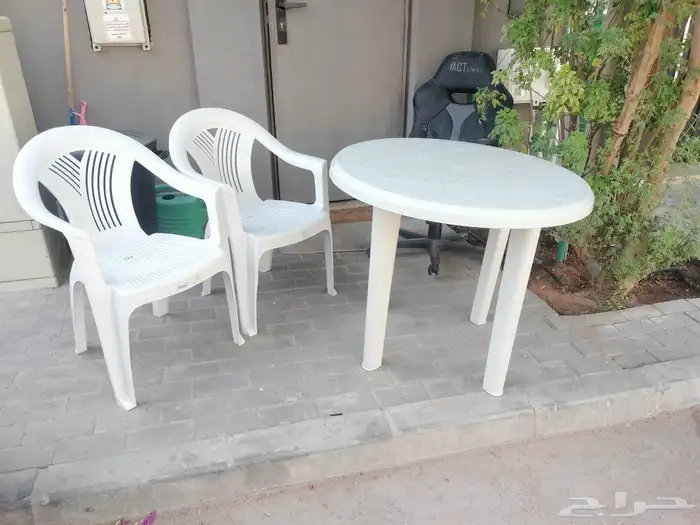 طاولة بلاستيك   2 كرسي 1