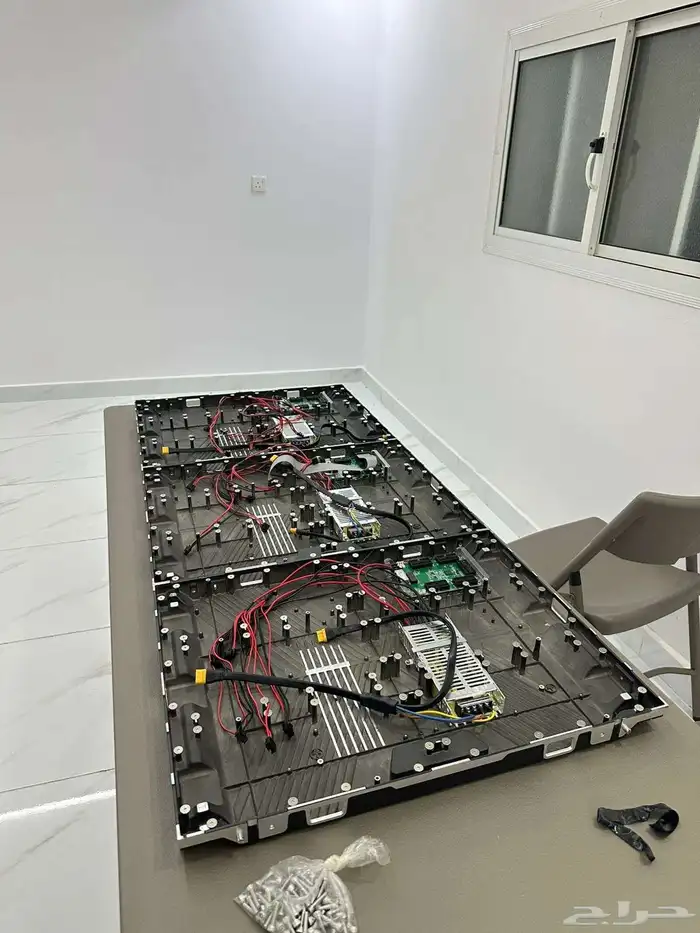 صيانة وتركيب شاشات العرض LED SCREEN 39