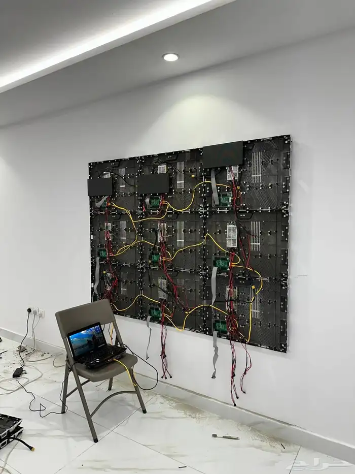 صيانة وتركيب شاشات العرض LED SCREEN 43