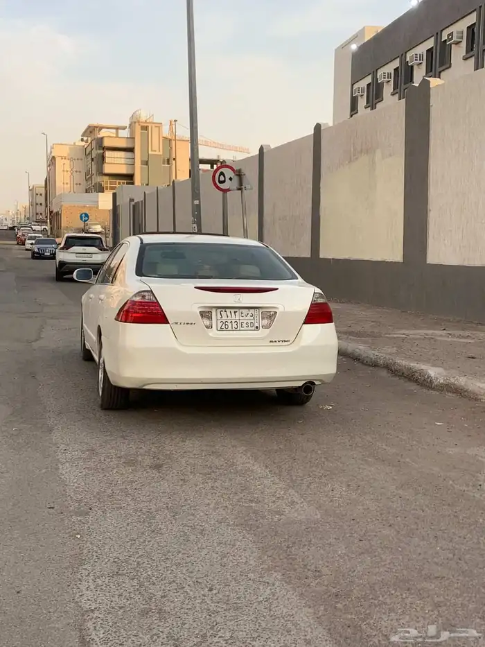 هوندا اكورد 2007 فل كامل قير اوتوماتيك بنزين ممشى  475 لون 9