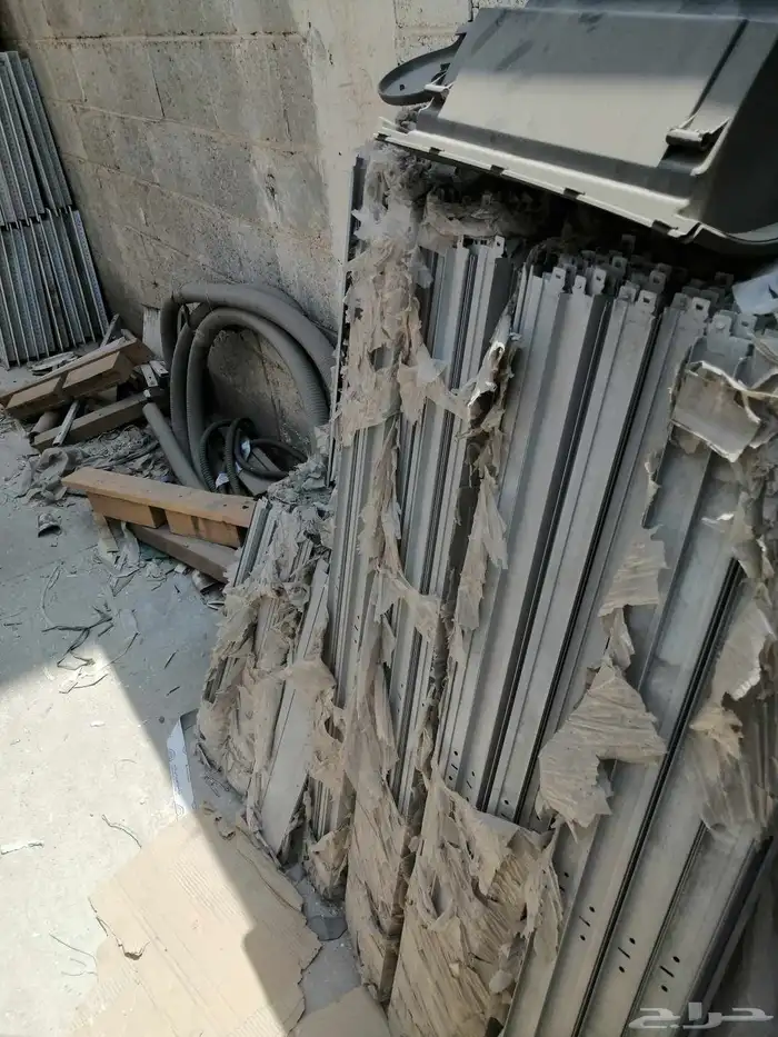 شرائح المنيوم حق اسقف مستعارة لون سلفر 1