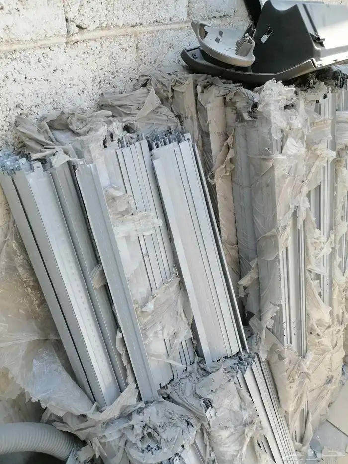 شرائح المنيوم حق اسقف مستعارة لون سلفر 0