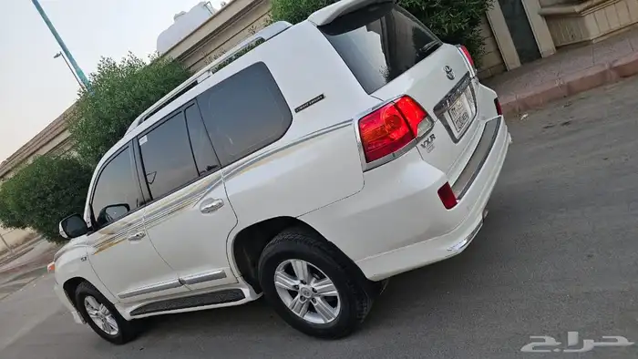 لاندكروزر GXR 2014 2