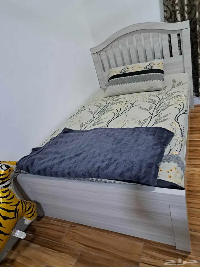 Graco stroller and 1 single bed for urgent sale 1