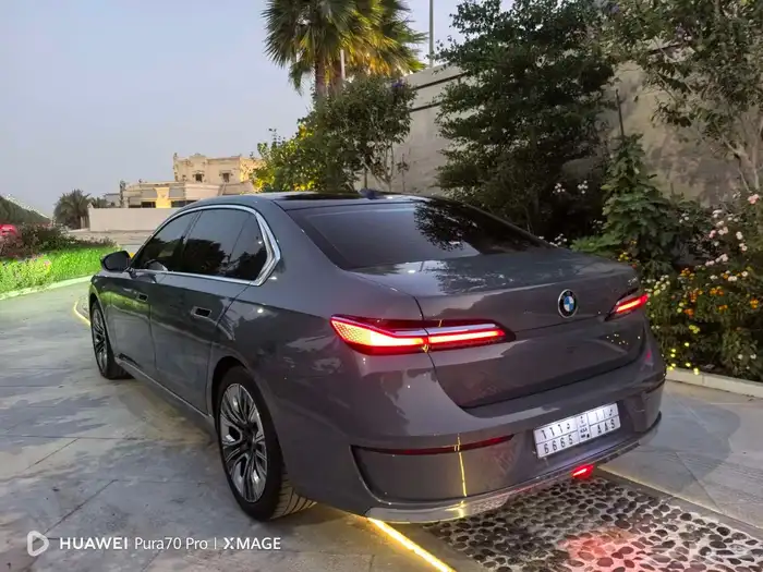 للبيع بي ام دبليو 2023 ماشي 22الف على الضمان الناغي 47
