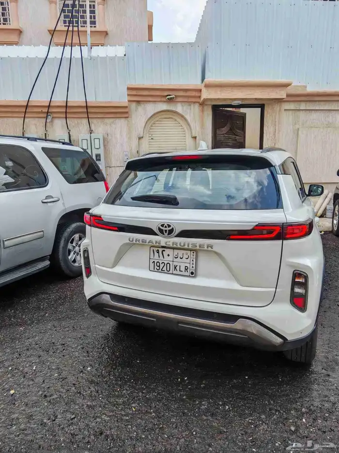 للتقبيل او التنازل تويوتا اوربان كروزر 2024 فئة GL 2
