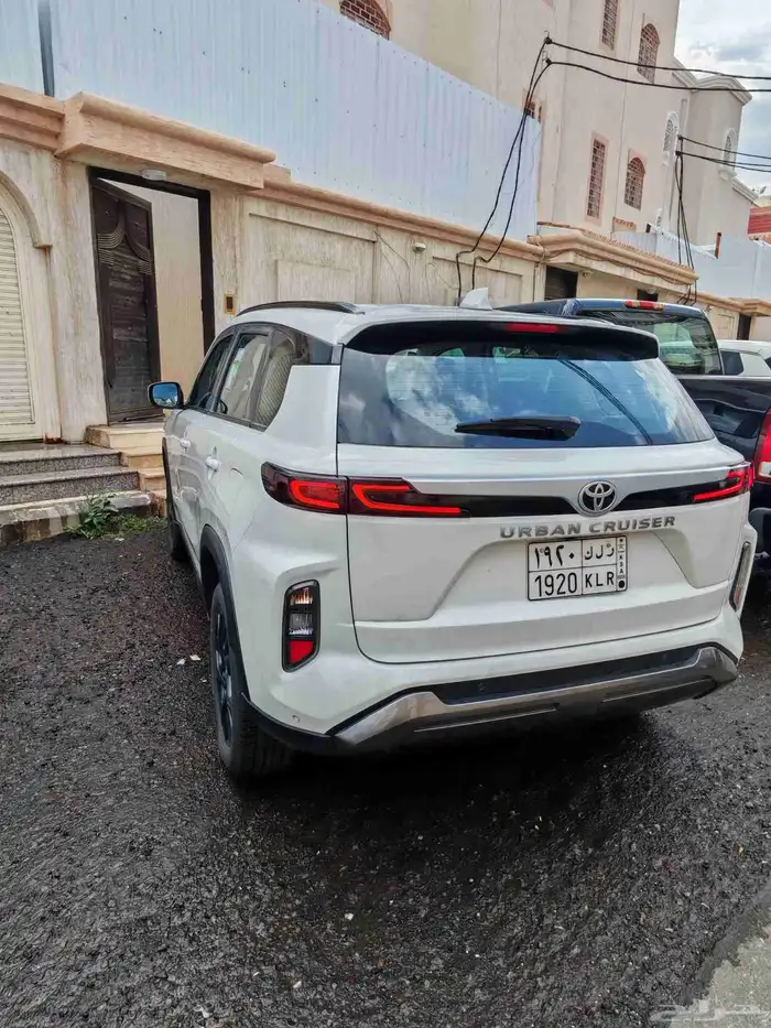 للتقبيل او التنازل تويوتا اوربان كروزر 2024 فئة GL 3