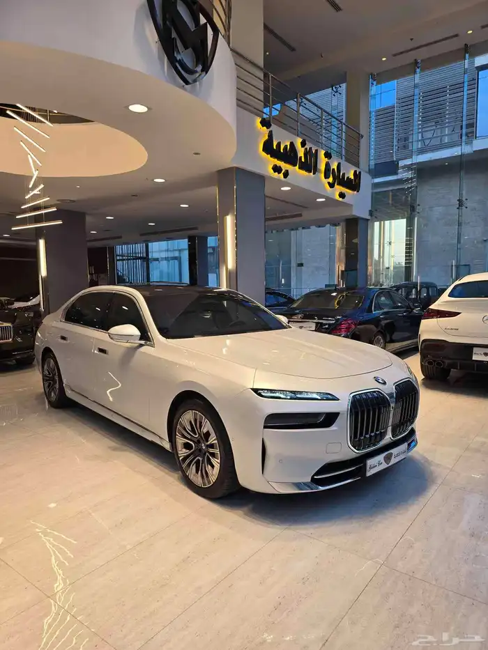 بي إم دبليو 2023 ناغي 735i 8