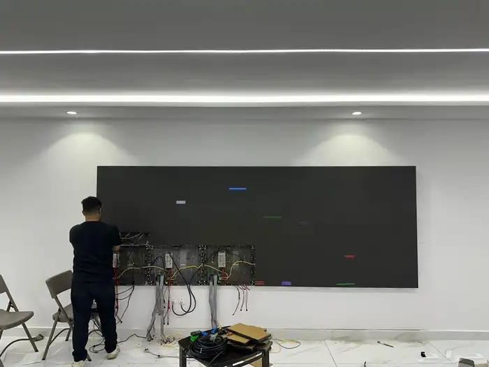 صيانة وتركيب شاشات العرض LED SCREEN 49