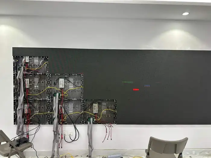 صيانة وتركيب شاشات العرض LED SCREEN 48