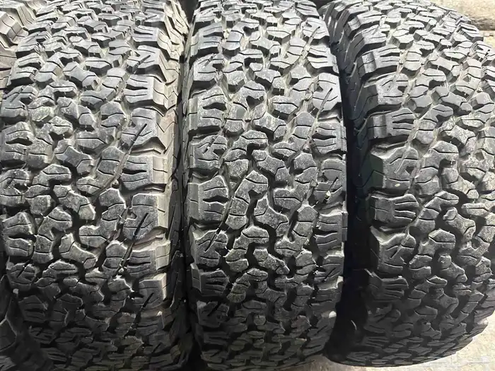 كفرات نص حجري بي اف جودرتش مقاس 245 75 17 19