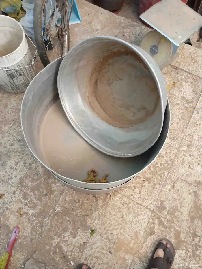 قدور ذبايح وعجانة واباريق مستعجل البيع 9