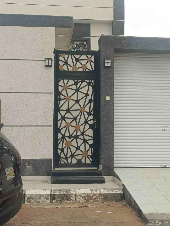 باب حديد 0