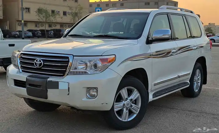 لاندكروزر 2013 فل كامل 0