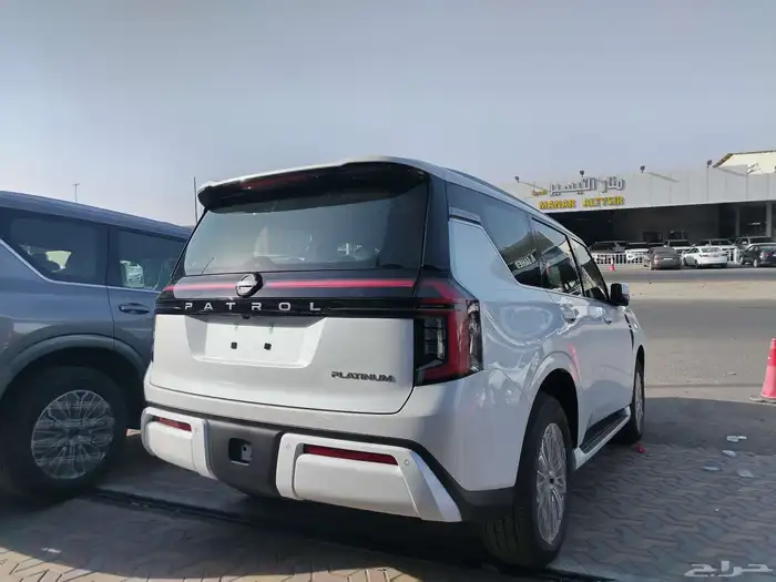 نيسان باترول بلاتينيوم V6 تنفس طبيعي موديل 2025 3