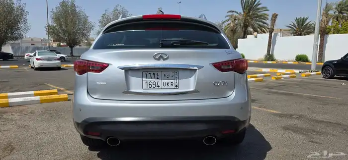 أنفنتي QX70 موديل 2015 1