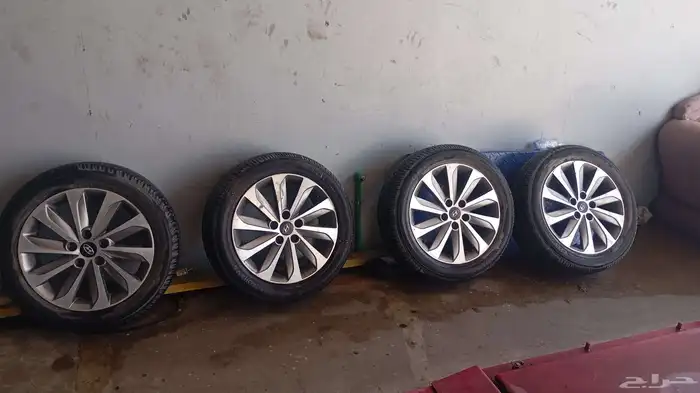 جنوط توسان مقاس 17خمسه مسامير تركب الاغلب السيارات 2