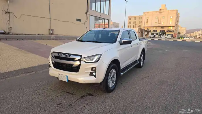 ايسوزو دي ماكس LS فل 2022 1