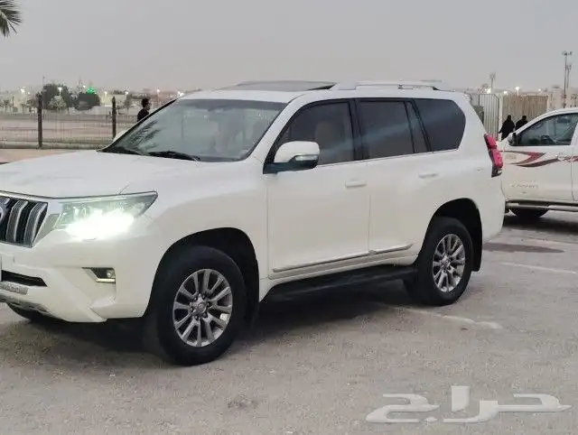برادو 2018 فل كامل VX قمة بالنظافه 18