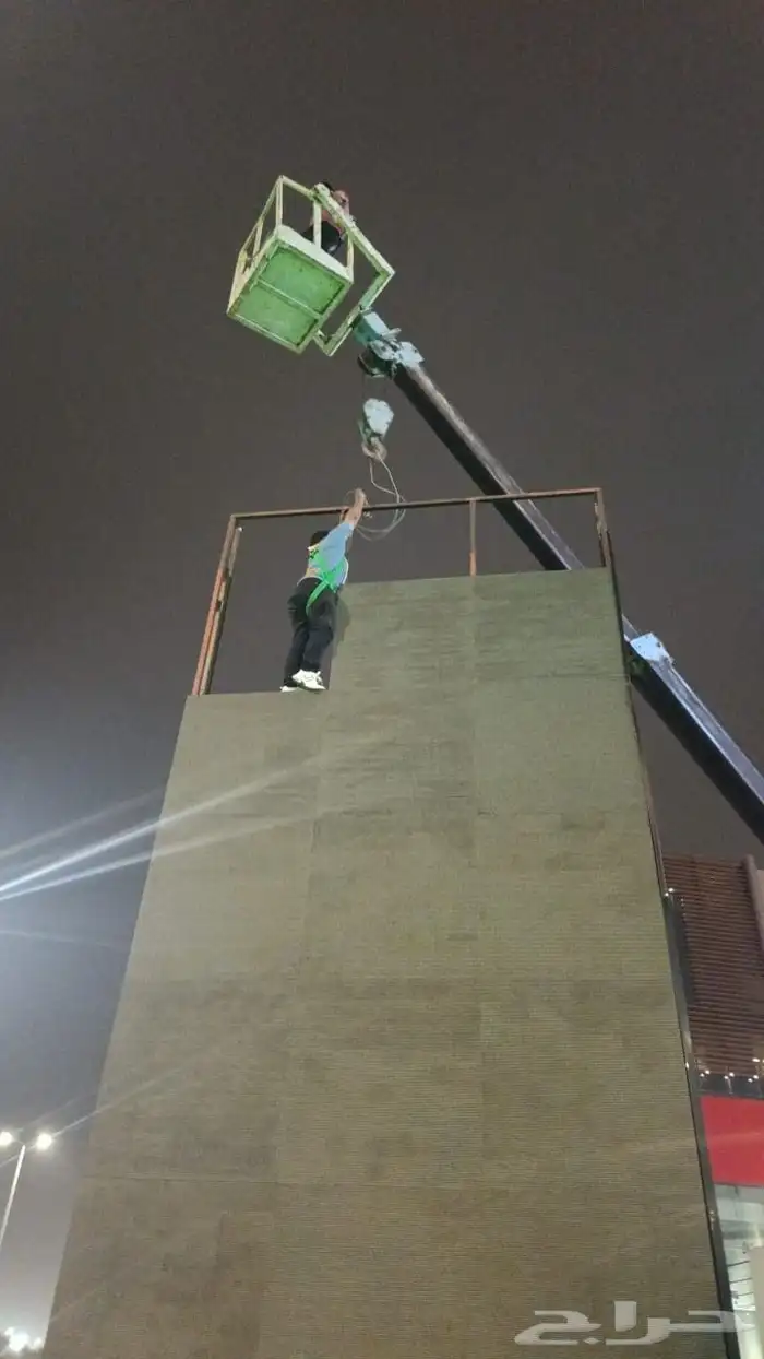 صيانة وتركيب شاشات العرض LED SCREEN 27